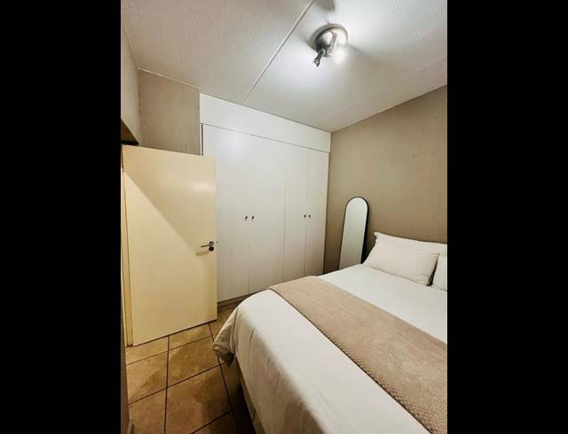 2 BEDROOM HOUSE FOR SALE IN FERNDALE